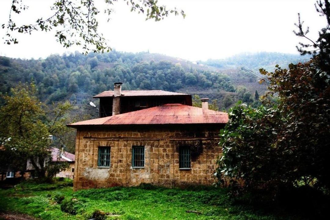 Rum Bir &Ccedil;ocuk Ve Bir İl&ccedil;enin Abd&rsquo;ye G&ouml;&ccedil;&uuml;