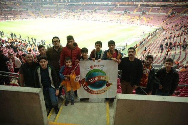 Nevşehirli Çocuklar Derbiyi Tribünden İzledi 1