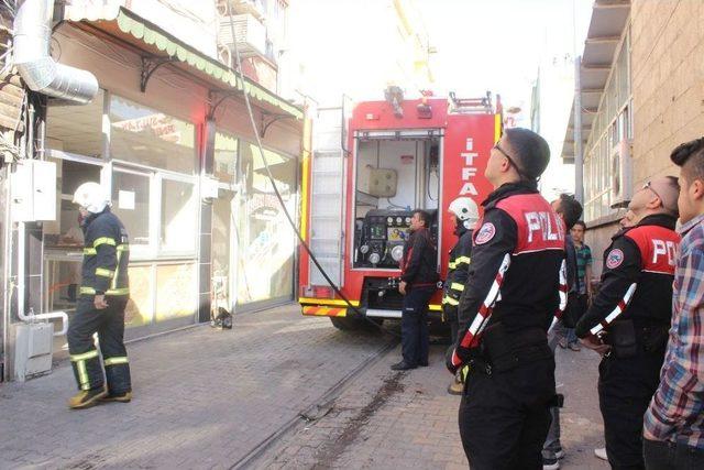 İş Yeri Deposunda Korkutan Yangın