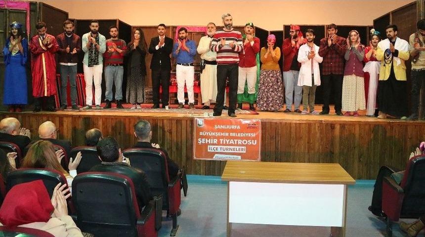Şanlıurfa Şehir Tiyatrosu Perdelerini A&ccedil;ıyor