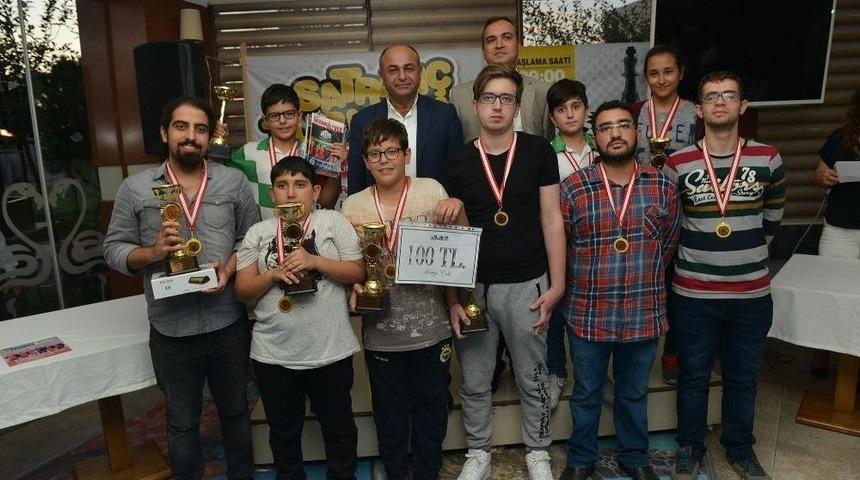 Çiğli’de Satranç Turnuvası Heyecanı