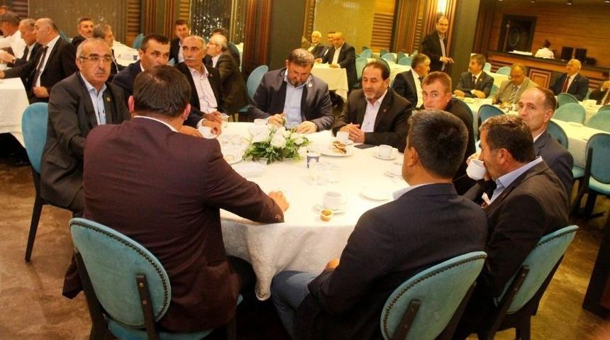 Başkan Vekili &Ouml;zak, 243 K&ouml;y Muhtarı İle Bir Araya Geldi