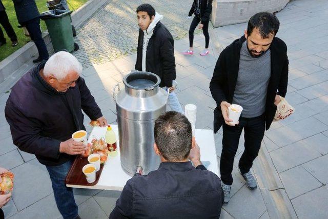 Yenimahalle Belediyesi’nden Öğrencilere Sabah Çorbası