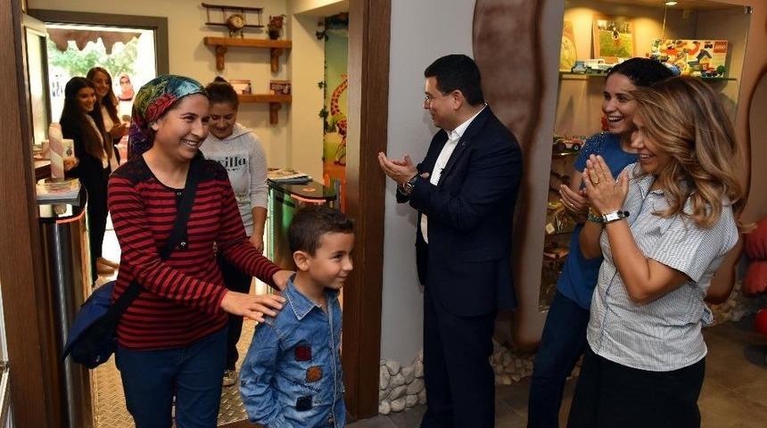 100 Bininci M&uuml;ze Ziyaret&ccedil;isine S&uuml;rpriz