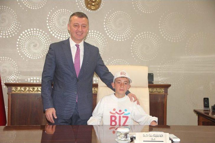 Valilik Koltuğuna Oturan Öğrencilerin Tek İstedikleri Eğitim Sistemi Ve Teog’un Değiştirilmemesi Oldu G1