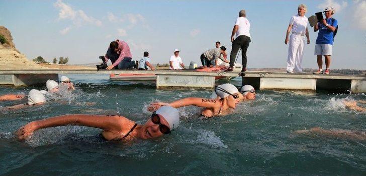 Cumhuriyet İçin Kulaç Attılar G2