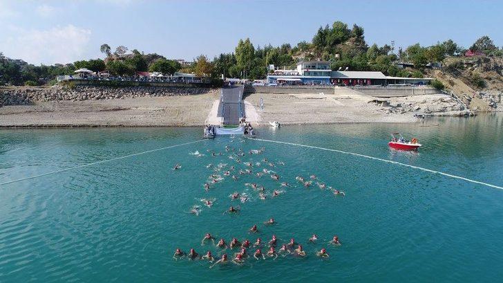 Cumhuriyet İçin Kulaç Attılar G3