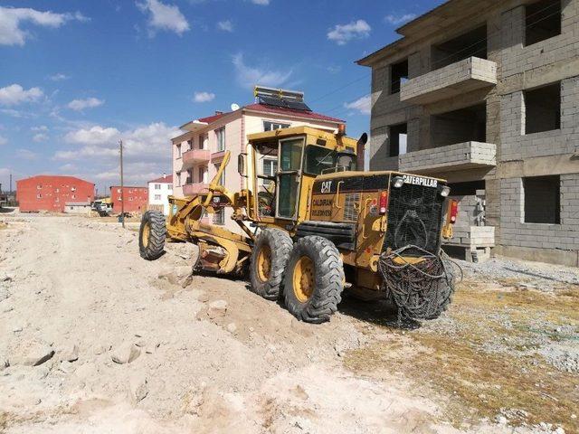 Çaldıran’da Yol Açma Çalışması