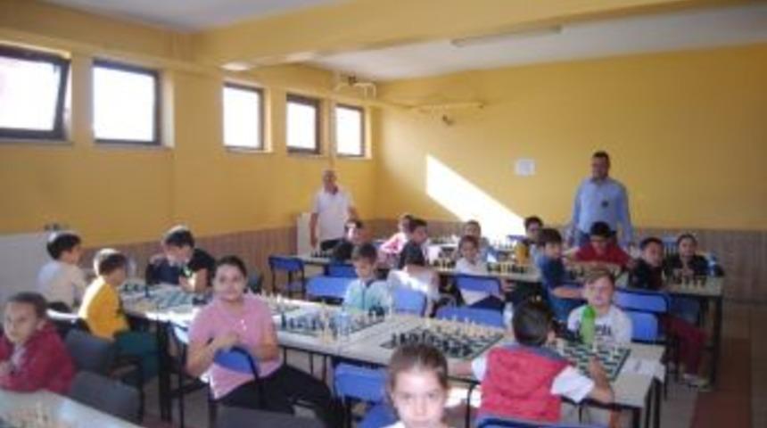 Cumhuriyet Satran&ccedil; Turnuvası Yapıldı