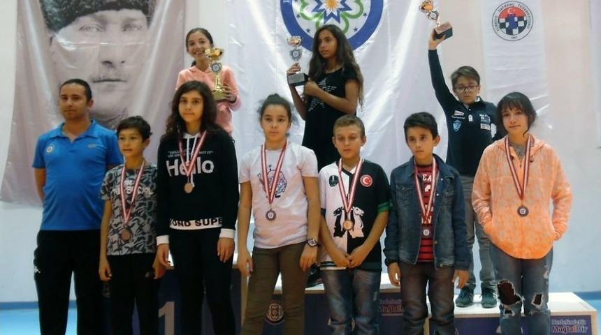 Cumhuriyet Kupası Satran&ccedil; Turnuvası Sona Erdi