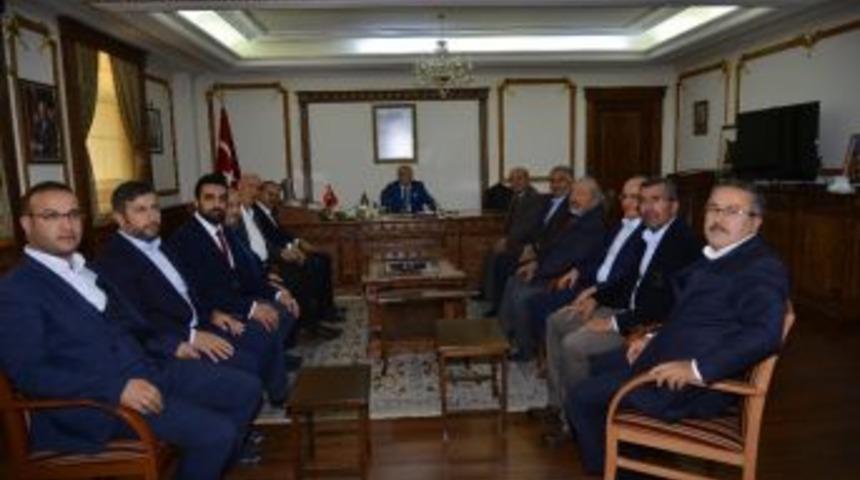 Osb Y&ouml;netim Kurulu Vali Şent&uuml;rk&rsquo;&uuml; Ziyaret Etti