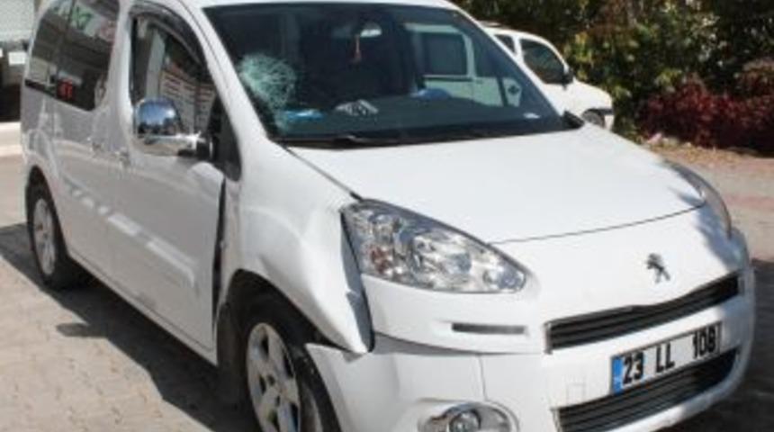 Otomobilin &Ccedil;arptığı Kadın Hayatını Kaybetti