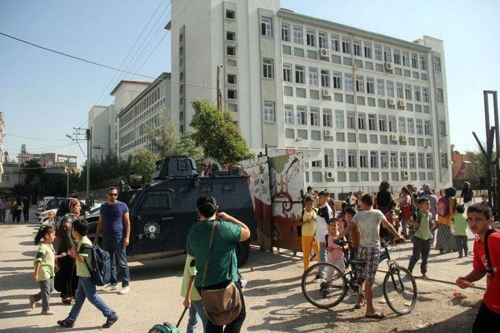 Okul Bahçesinde Öğrenciler 7 Molotof Buldu G5