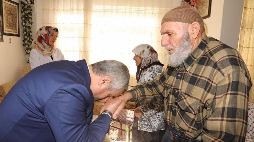 Başkan Baran Yaşlıları Ziyaret Etti