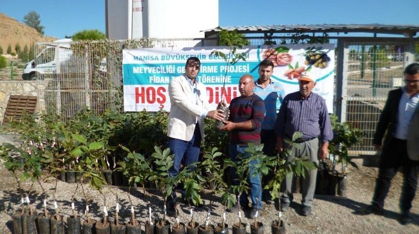 Manisalı &Uuml;reticilere Fidan Desteği