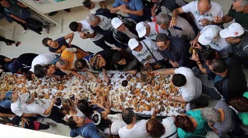 Dr. &Uuml;mit Aktaş: &ldquo;ila&ccedil;sız Yaşamak M&uuml;mk&uuml;n&rdquo;