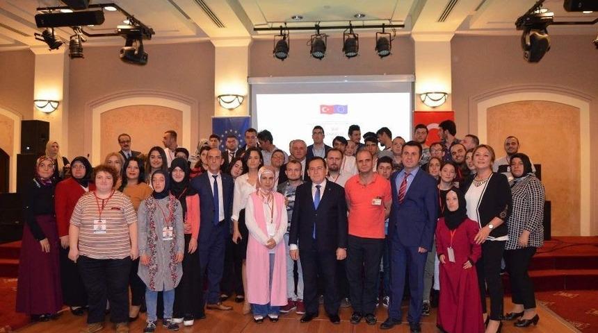 ’bir Engelli Bin Değerli Projesi’ne Katılanlara Sertifikaları Verildi