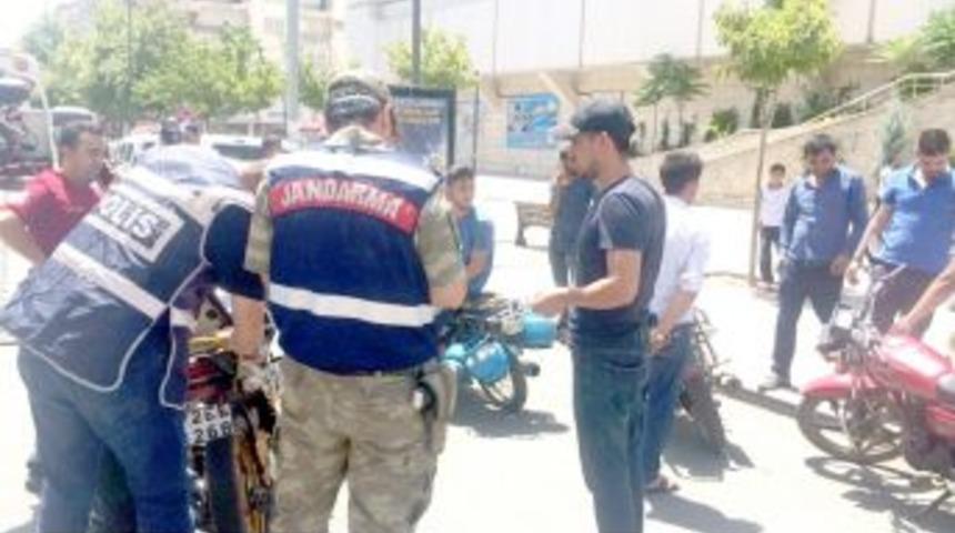 Batman’da 43 Motosiklet Ve 16 Şahsa 70 Bin 960 Tl Para Cezası Kesildi