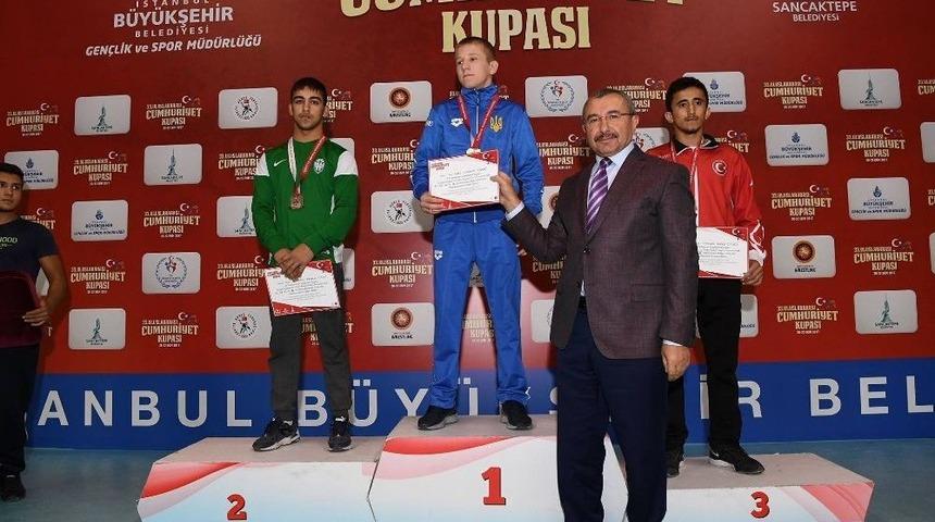 Uluslararası Cumhuriyet Turnuvası&rsquo;nın Coşkusu Sancaktepe&rsquo;de Yaşandı