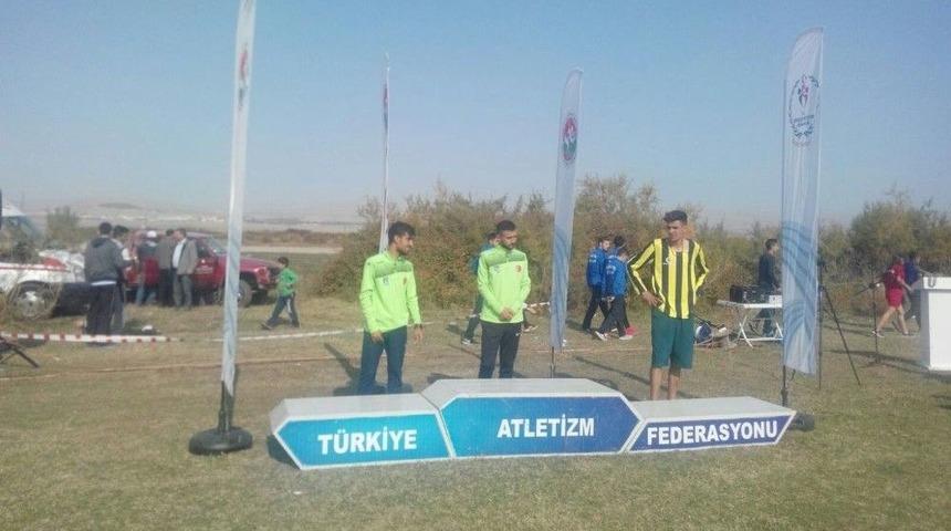 Darıcalı Atletler Kros Ligi&rsquo;nin İlk Ayağını Birincilikle Tamamladı