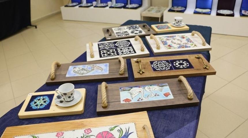 Kartal Belediyesi &Ccedil;ini At&ouml;lyesi Sergisi, Kartallılarla Buluştu