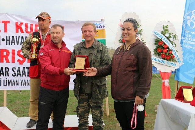 Alaçam’da Cumhuriyet Kupası Ödülleri Sahiplerini Buldu
