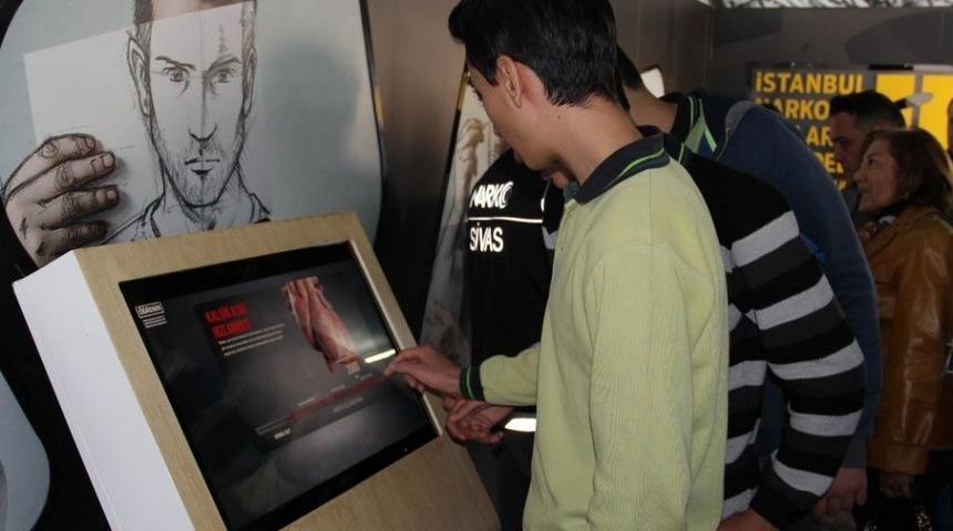 &rsquo;hayat&rsquo; Kurtaran Narkotik Eğitim Tır&rsquo;ı Sivas&rsquo;a Geldi