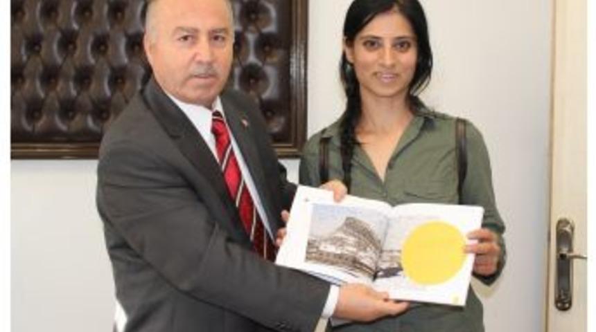 Şanslı M&uuml;şteriye "pul Alb&uuml;m&uuml;"