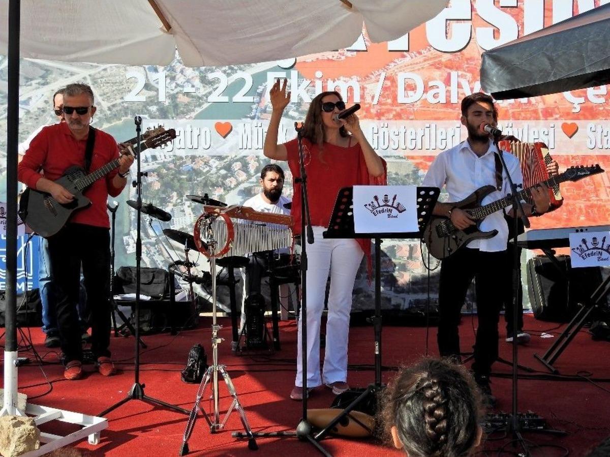 Aşk Festivali Renkli G&ouml;r&uuml;nt&uuml;lerle Sona Erdi