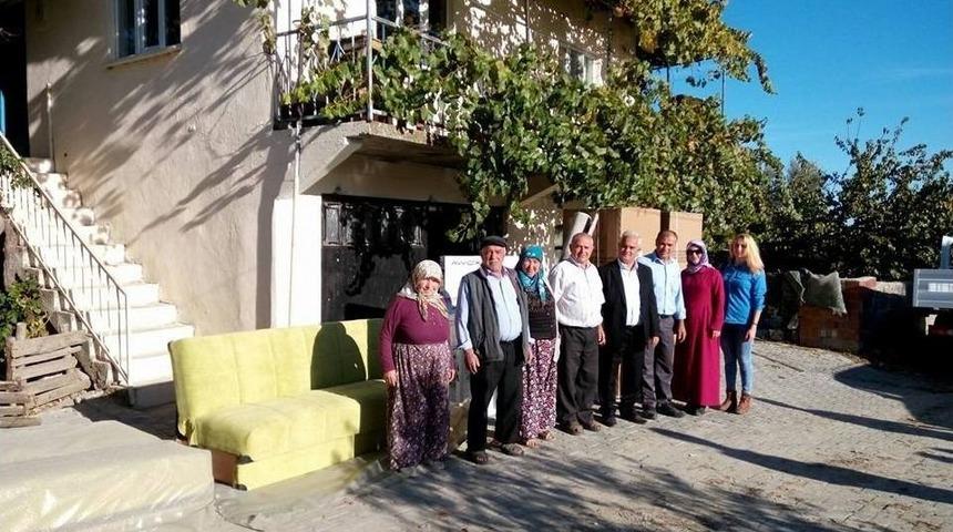 Manisa&rsquo;da Yangın Mağduru Aileler Yalnız Kalmadı