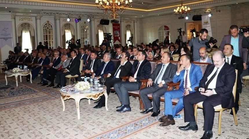 Van&rsquo;da &lsquo;1. Kent Ekonomisi Ve Yerel Y&ouml;netimler&rsquo; Zirvesi