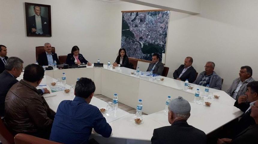 Milletvekili Ceritoğlu &Ccedil;eltik &Uuml;reticisini Taleplerini Dinledi