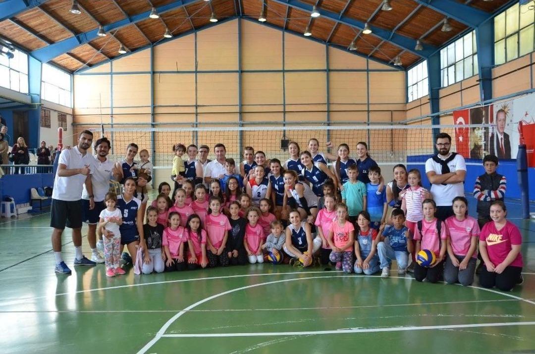 Boz&uuml;y&uuml;k Belediyesi İdman Yurdu Spor Bayan Voleybol Takımı:3 İneg&ouml;l &Ccedil;arşı Spor:0