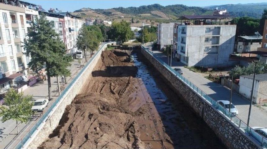 Ahmetli &Ccedil;ayı&rsquo;na 2 Bu&ccedil;uk Kilometrelik Korkuluk