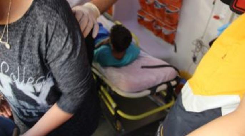 Asansörün Kapısına Sıkışan Çocuğu İtfaiye Kurtardı