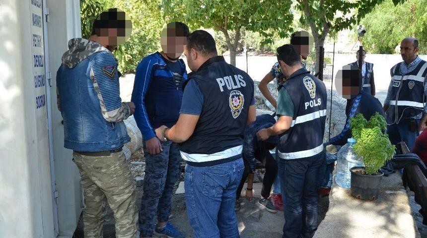 Milas’ta Emniyetten Okul Çevrelerinde Sıkı Denetim