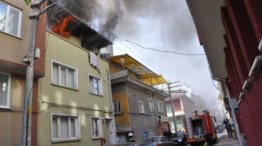 Kırmızıtoprak&rsquo;ta Korkudan Yangın