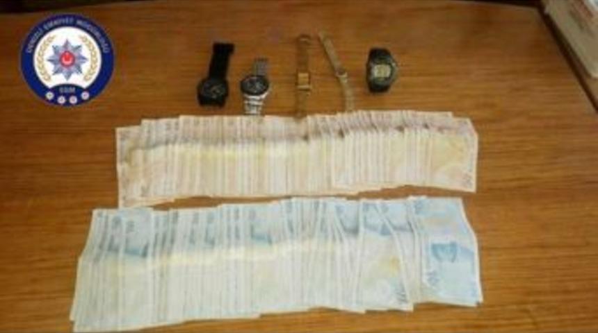 Cami İ&ccedil;in Toplanan Parayı &Ccedil;alan Hırsız Yakalandı