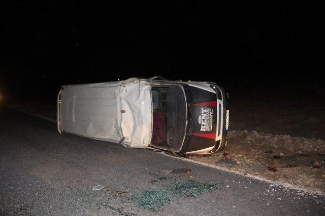 Suriyeli Tarım İşçilerini Taşıyan Minibüs Devrildi: 10 Yaralı