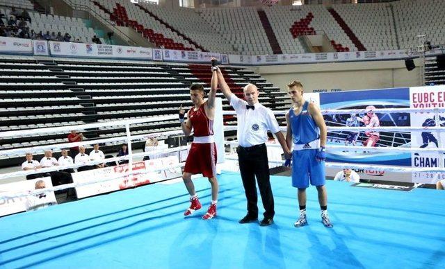 Avrupa Boks Şampiyonası’nın Üçüncü Gününde Üç Galibiyet