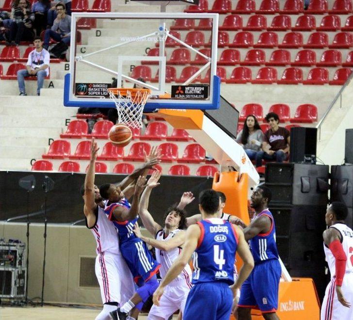 Tahincioğlu Basketbol Süper Ligi: Eskişehir Basket: 84 - Anadolu Efes: 86 G1