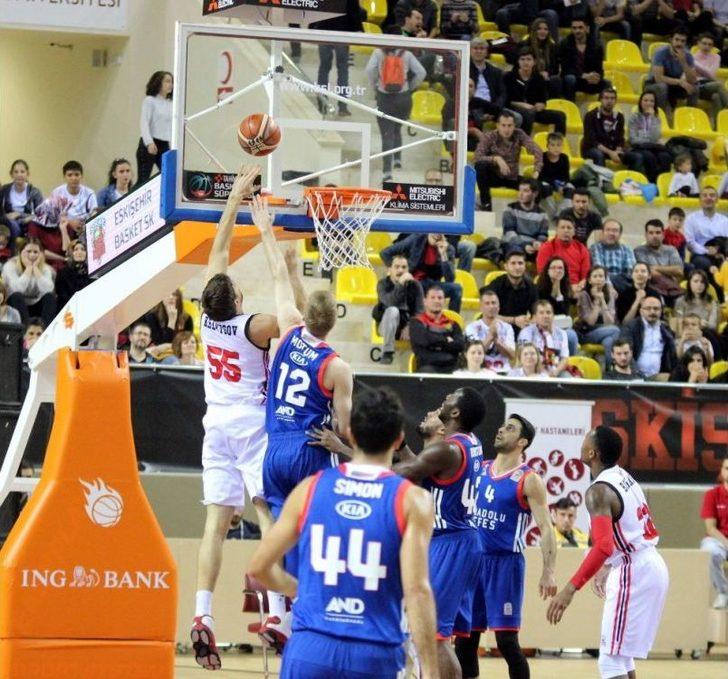 Tahincioğlu Basketbol Süper Ligi: Eskişehir Basket: 84 - Anadolu Efes: 86 G2