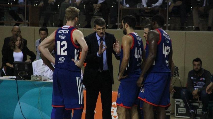 Anadolu Efes Deplasmanda Galip