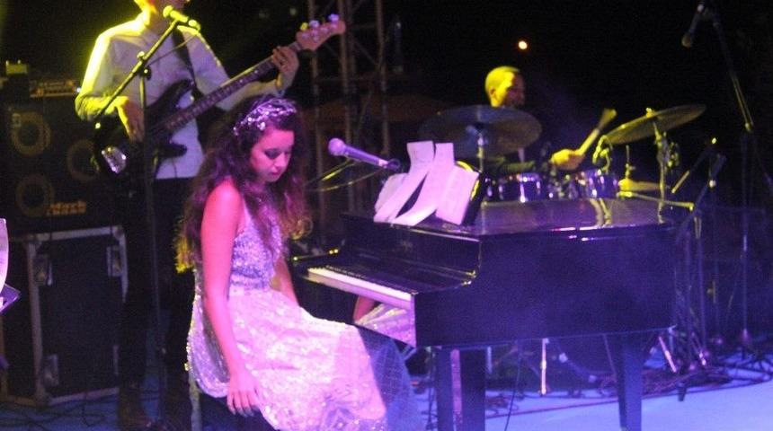 Karsu D&ouml;nmez Antakyalı Hayranlarıyla Buluştu