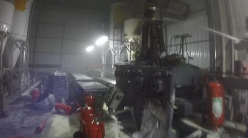 Al&uuml;minyum Fabrikasında Yangın:2 Yaralı