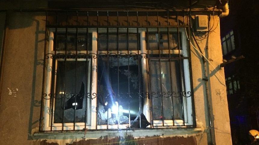 İstanbul&rsquo;da Korkutan Yangında Can Pazarı