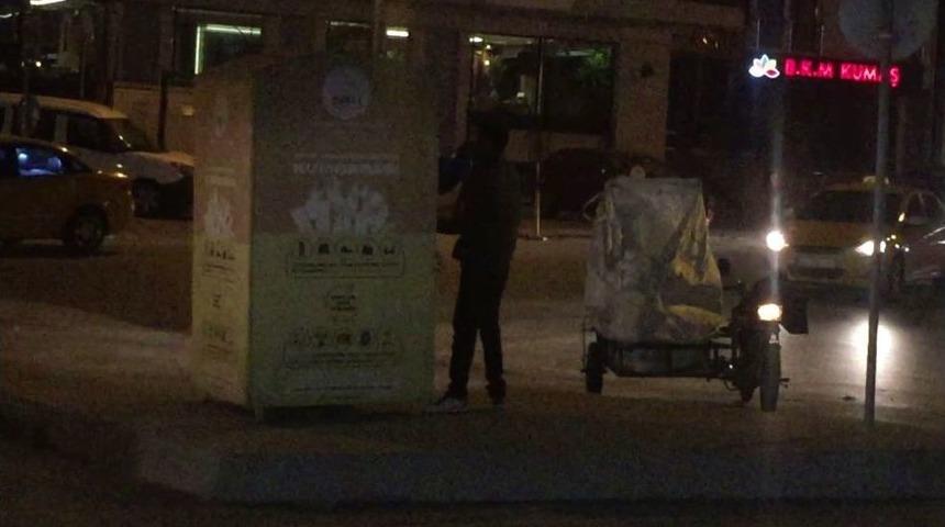 (&ouml;zel) Yardım İ&ccedil;in Toplanan Elbiseleri B&ouml;yle &Ccedil;aldılar