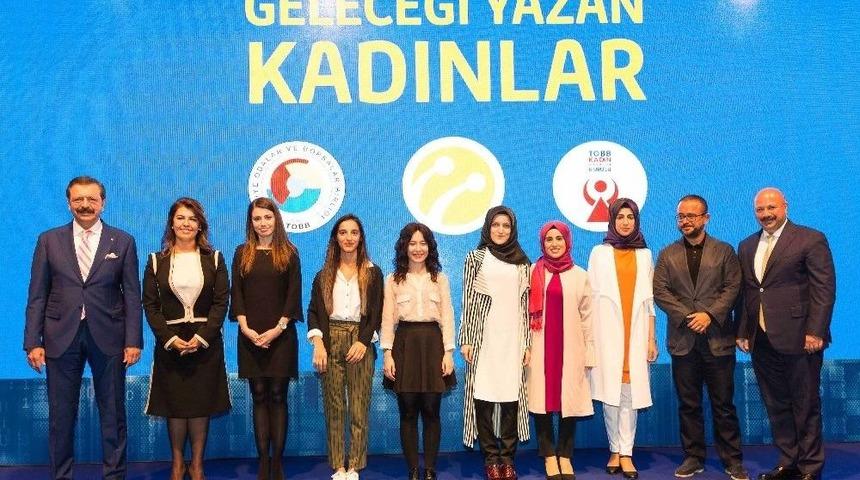 Yazılımın Sultanları &Ouml;d&uuml;llerini Aldı