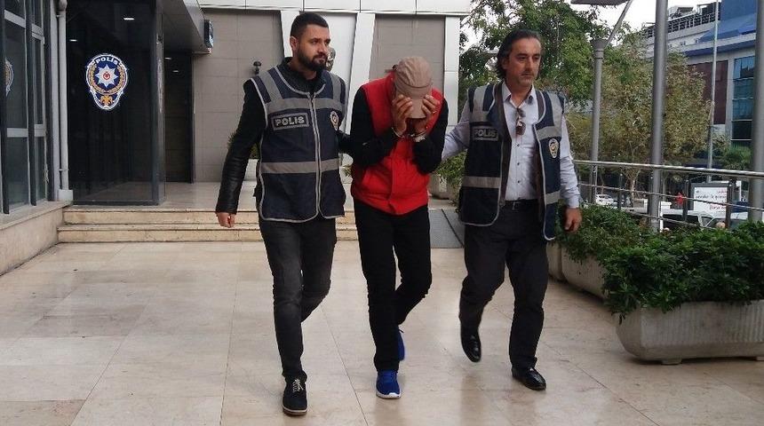 Dolandırıcılık Ş&uuml;phelisi Kardeşine Ait Sahte Kimlikle Yakalandı