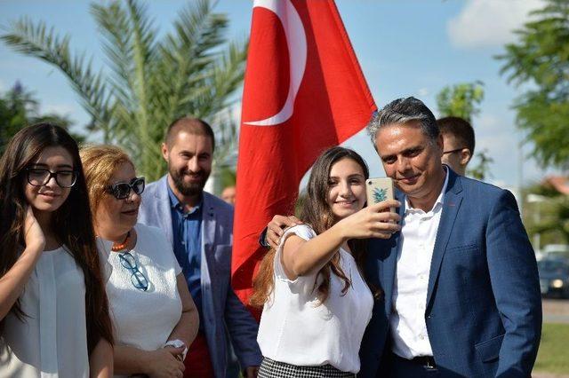 Başkan Uysal Rus &Ouml;ğrencilerle Fidan Dikti 1